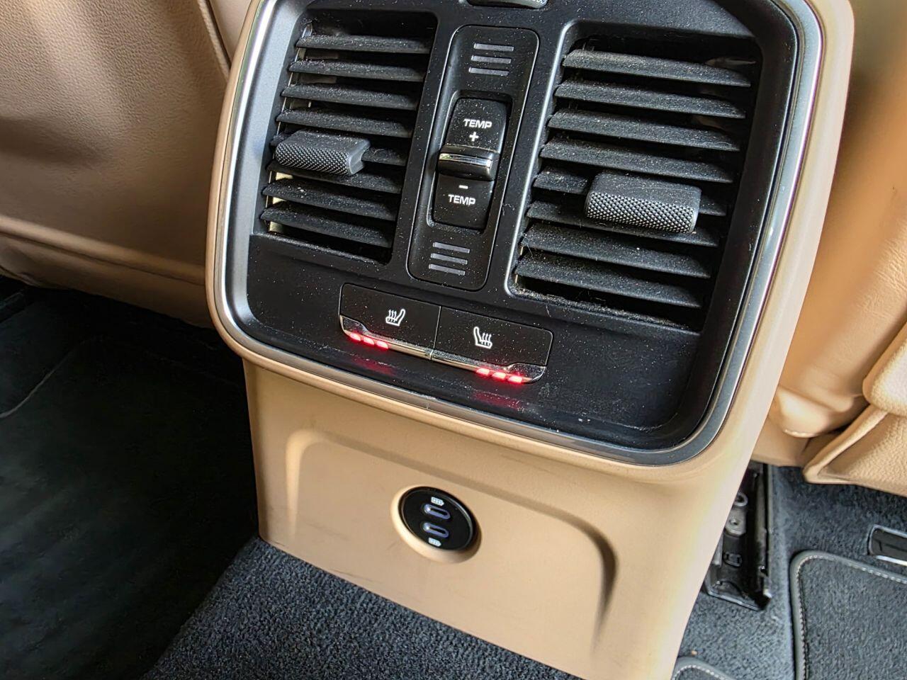 Porsche Macan view 43