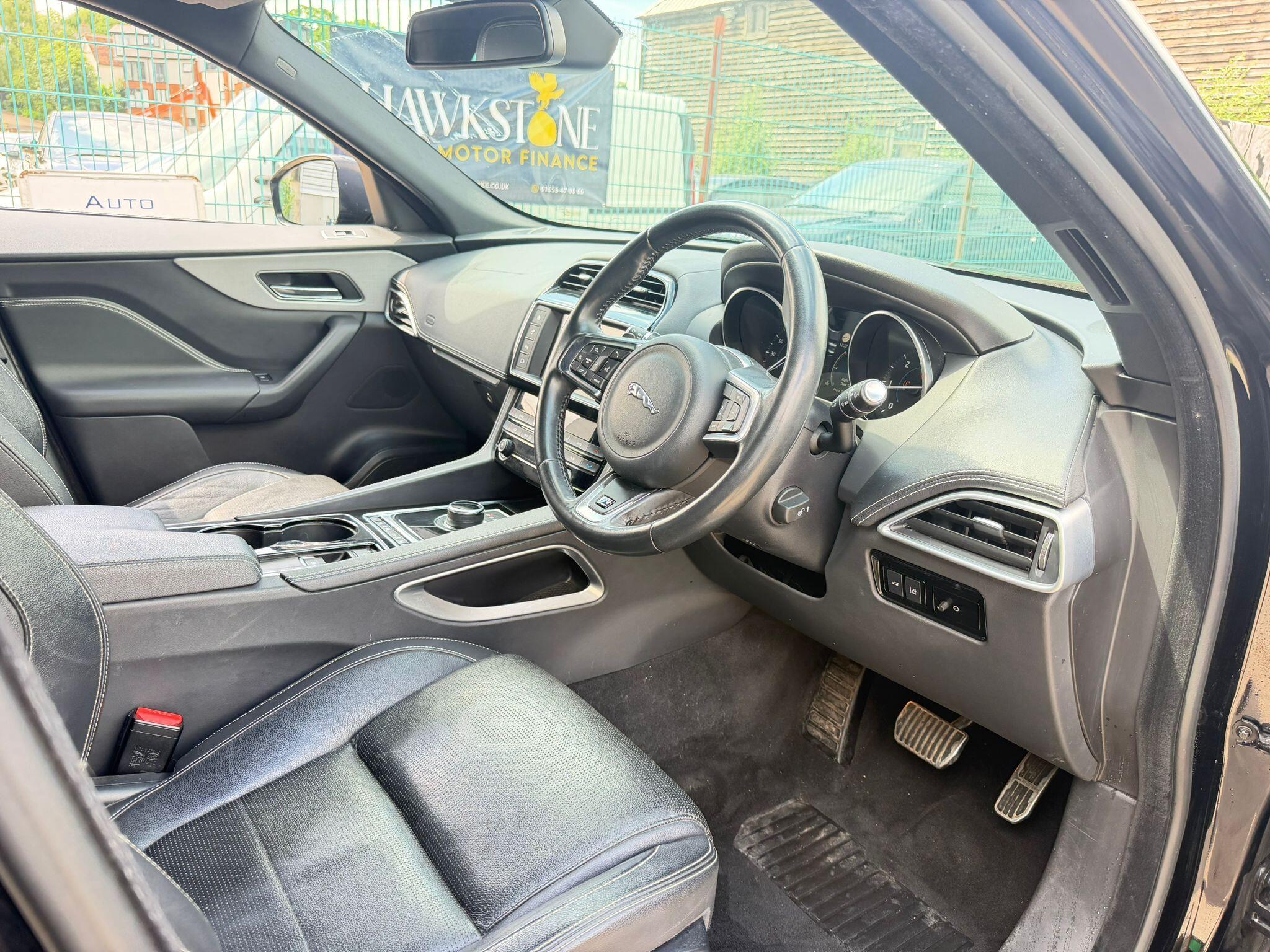 Jaguar F-Pace view 10