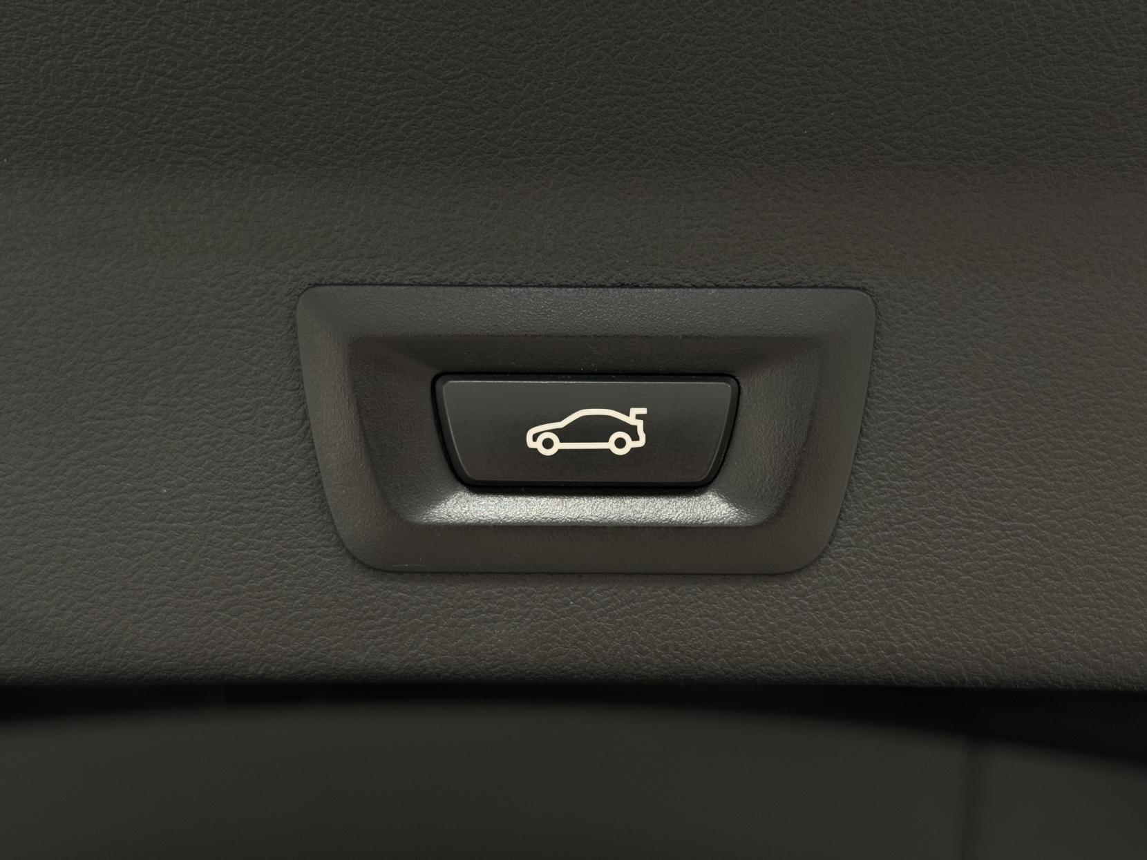 BMW X3 view 56