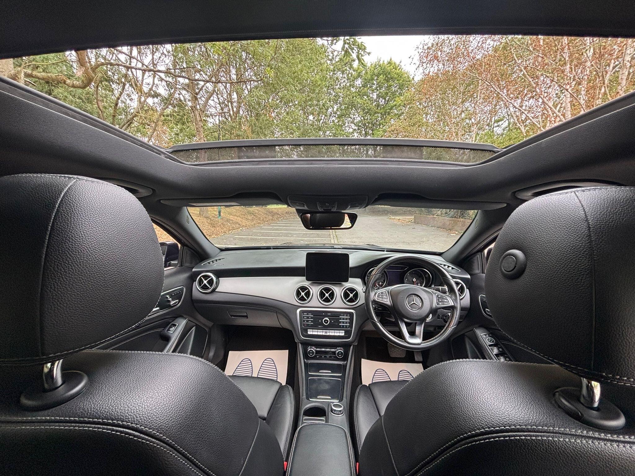 Mercedes-Benz GLA view 26