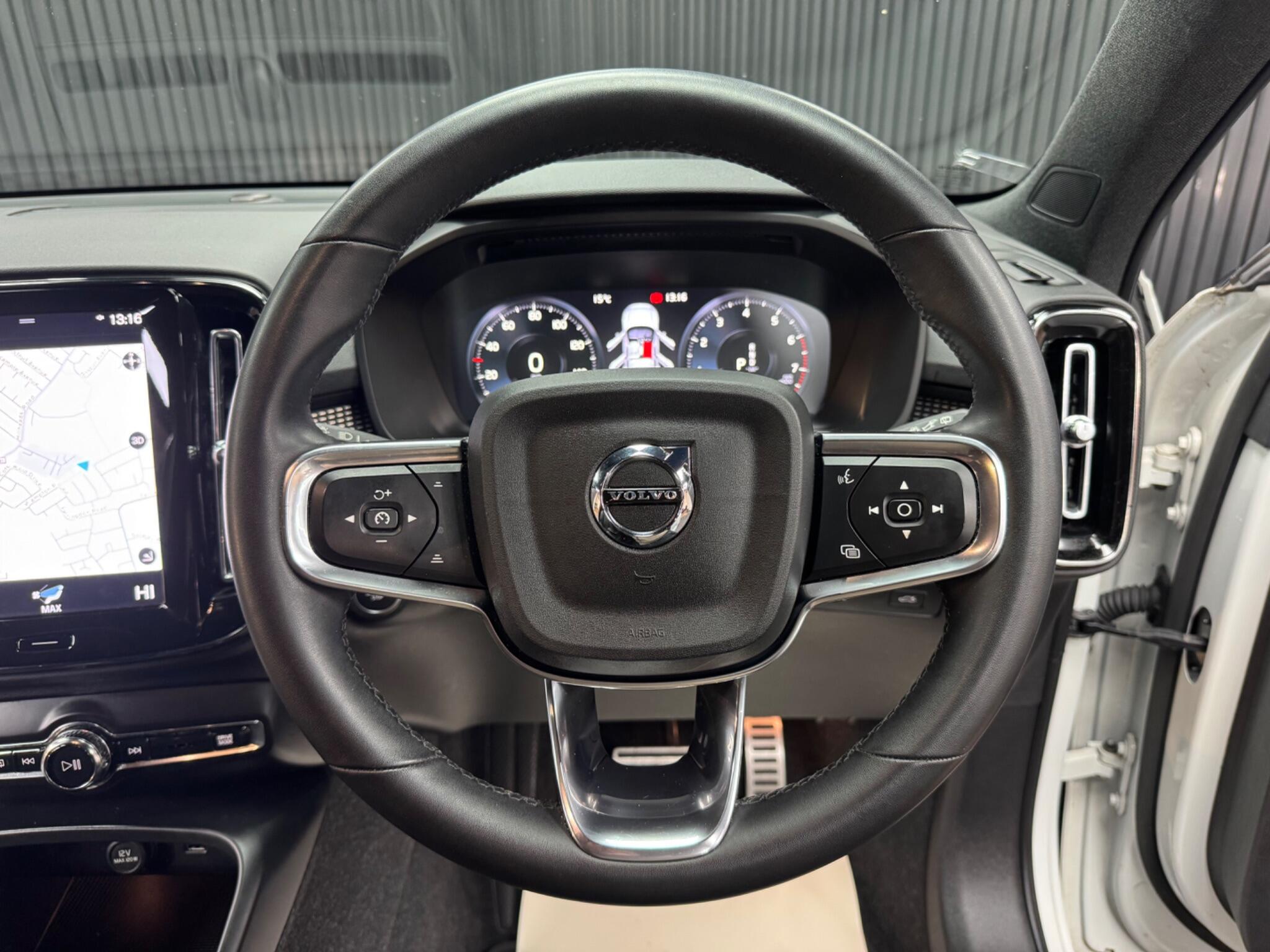 Volvo XC40 view 36