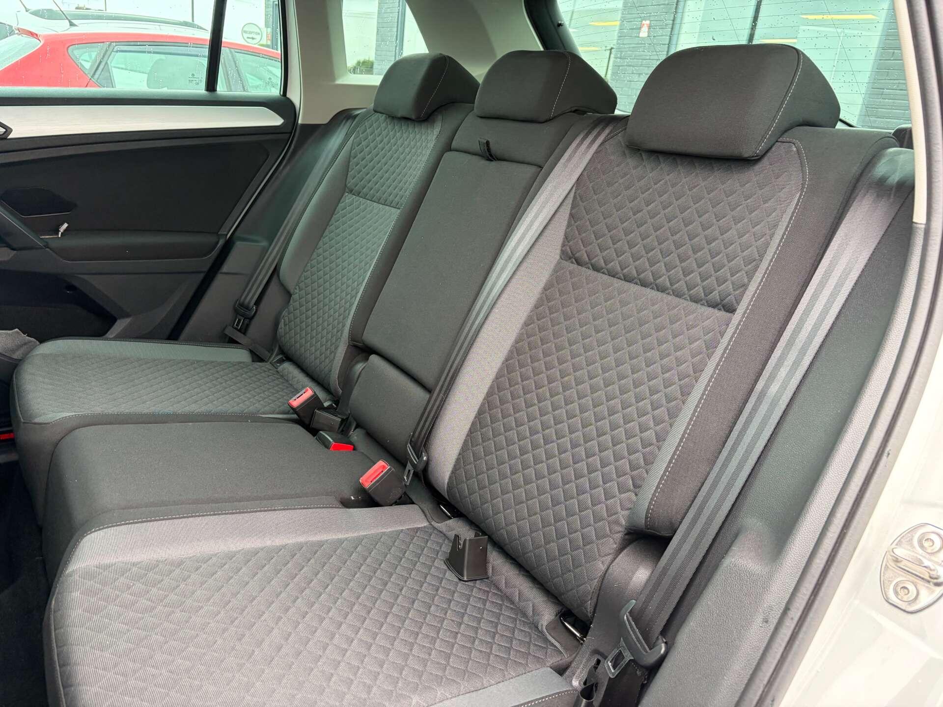 Volkswagen Tiguan view 23