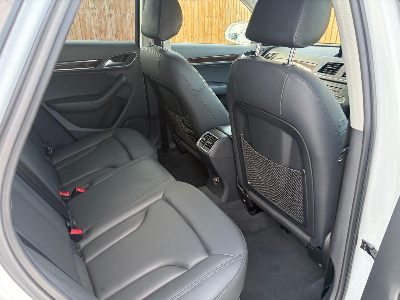Audi Q3 view 24