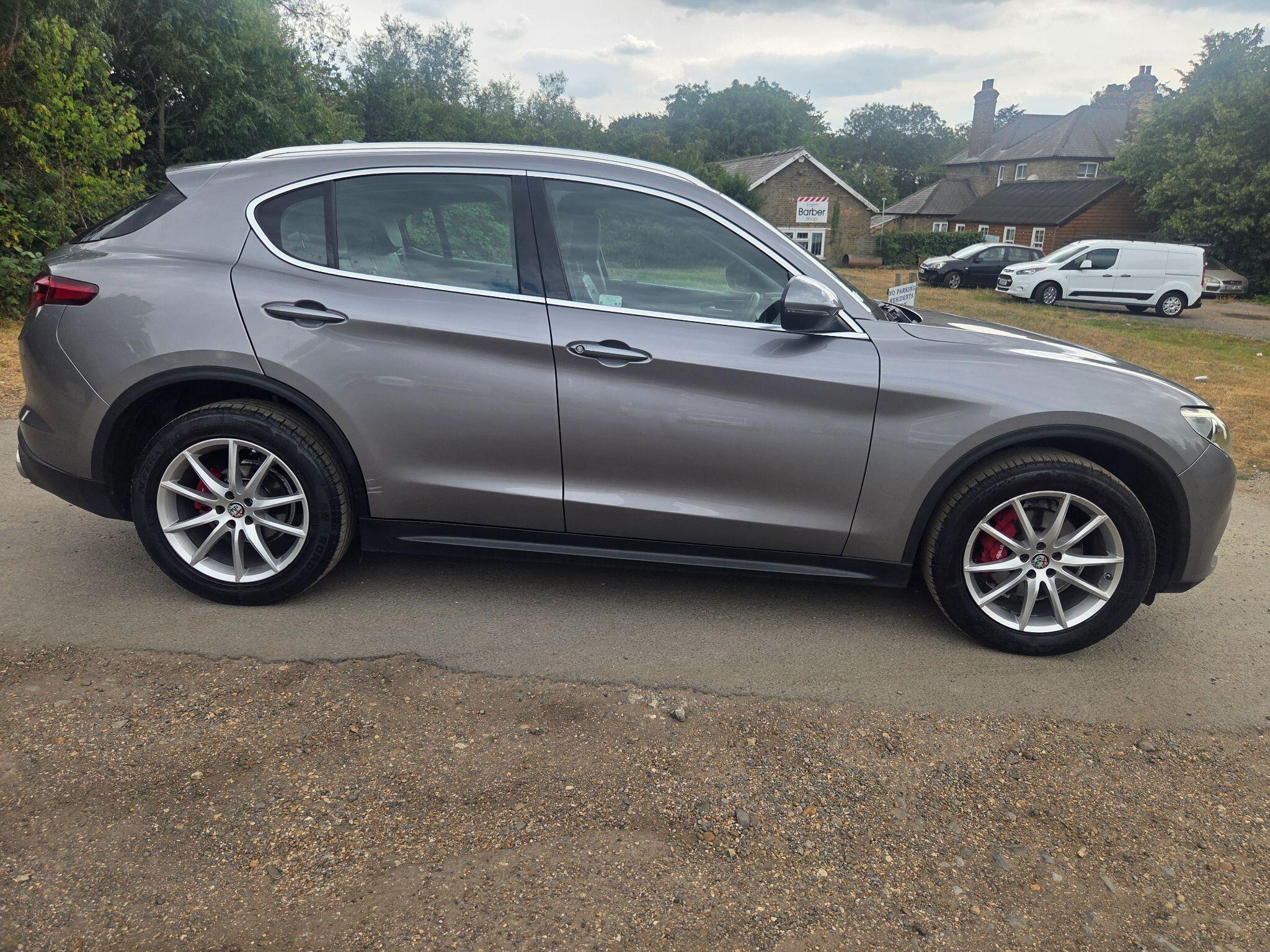 Alfa Romeo Stelvio view 11