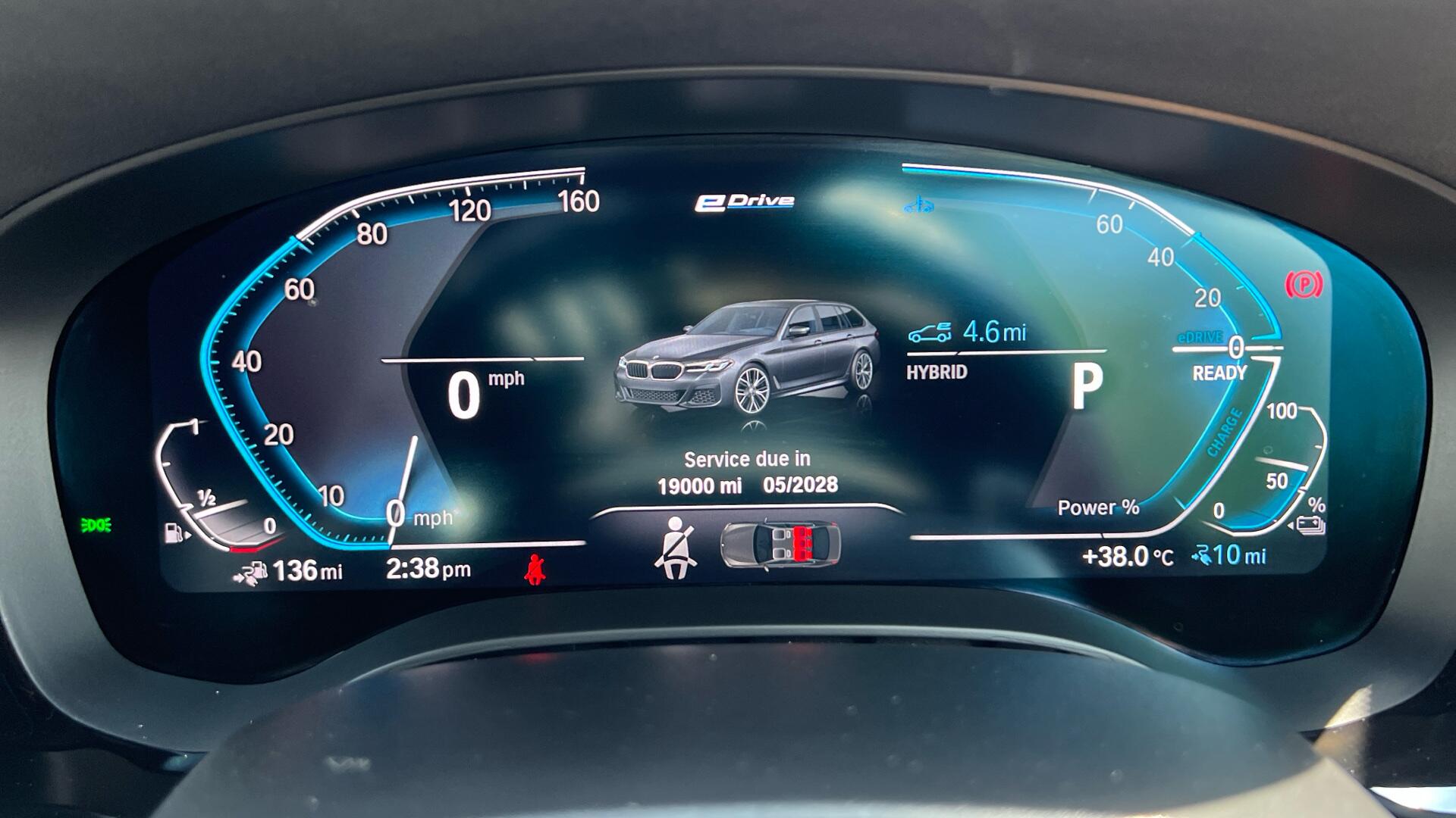 BMW 5 Series view 9