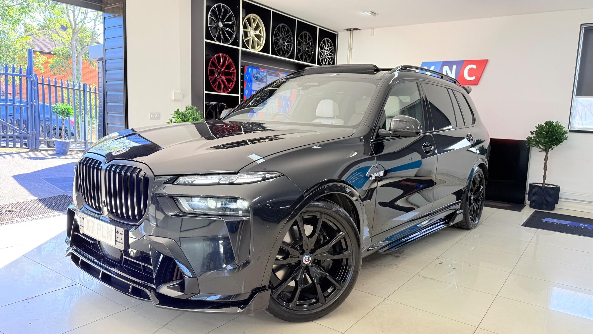 BMW X7 view 9