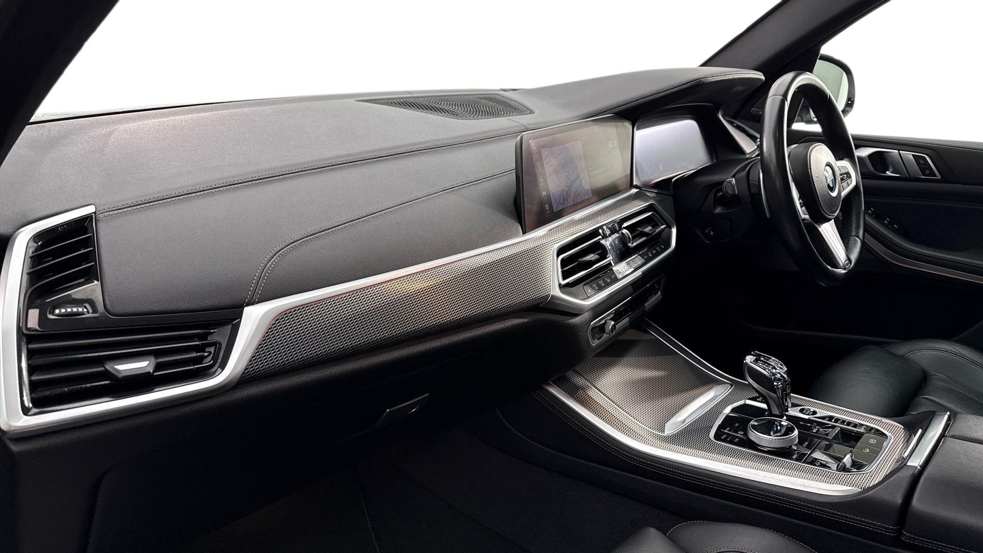 BMW X5 view 7