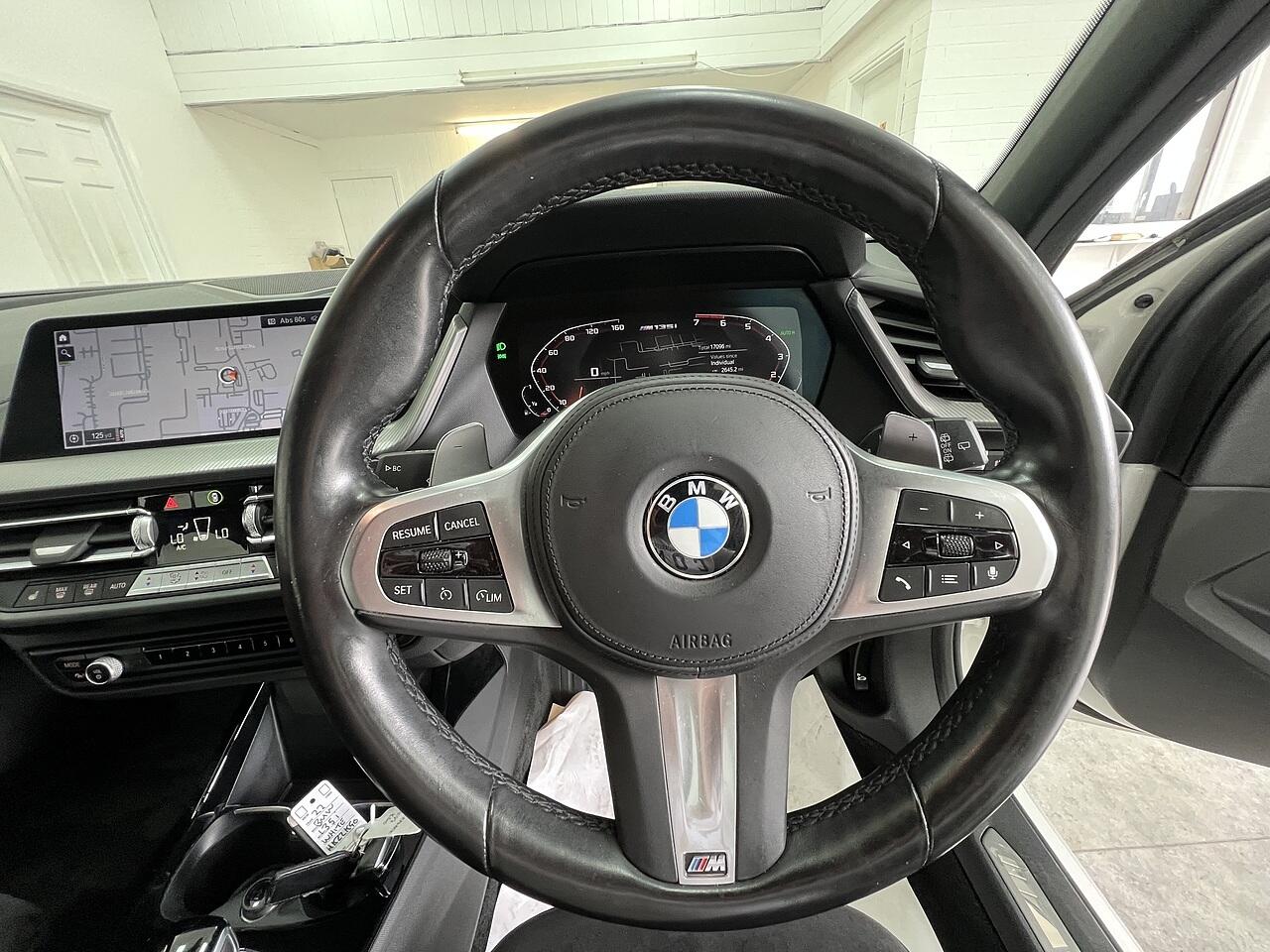 BMW 1 Series view 9