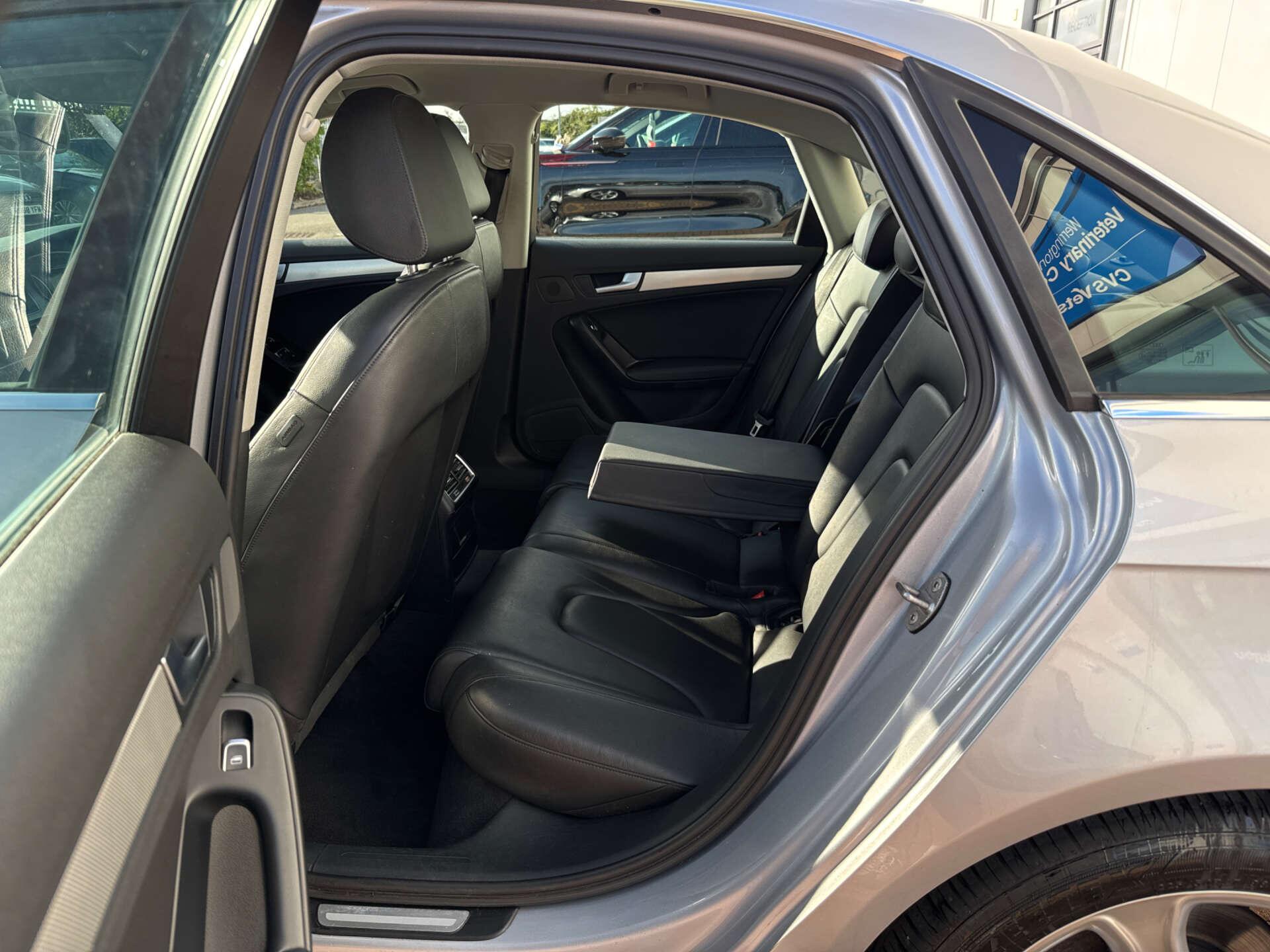 Audi A4 view 32