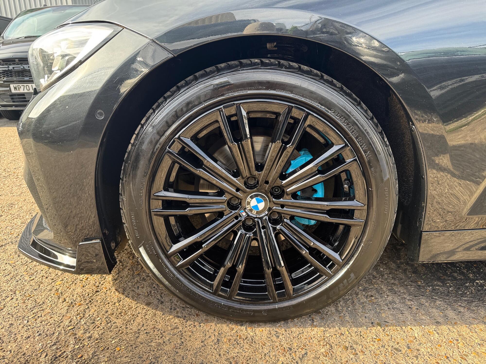 BMW 3 Series view 21