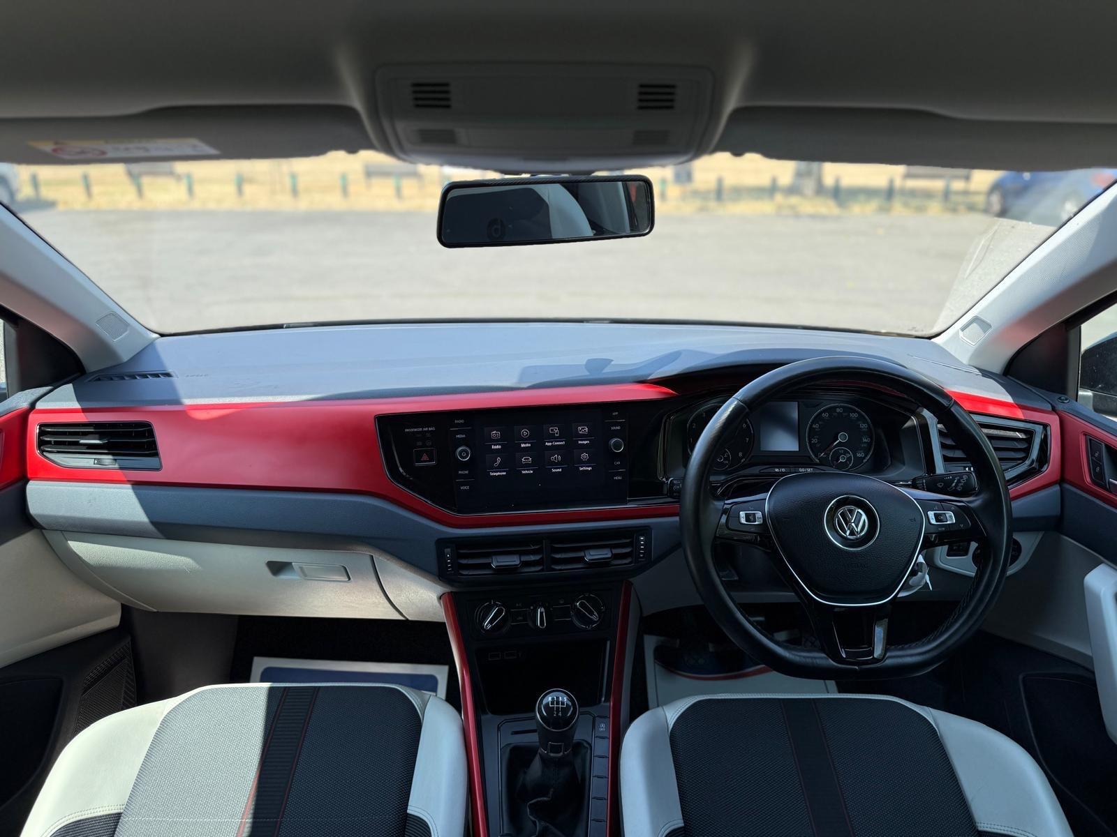 Volkswagen Polo view 22