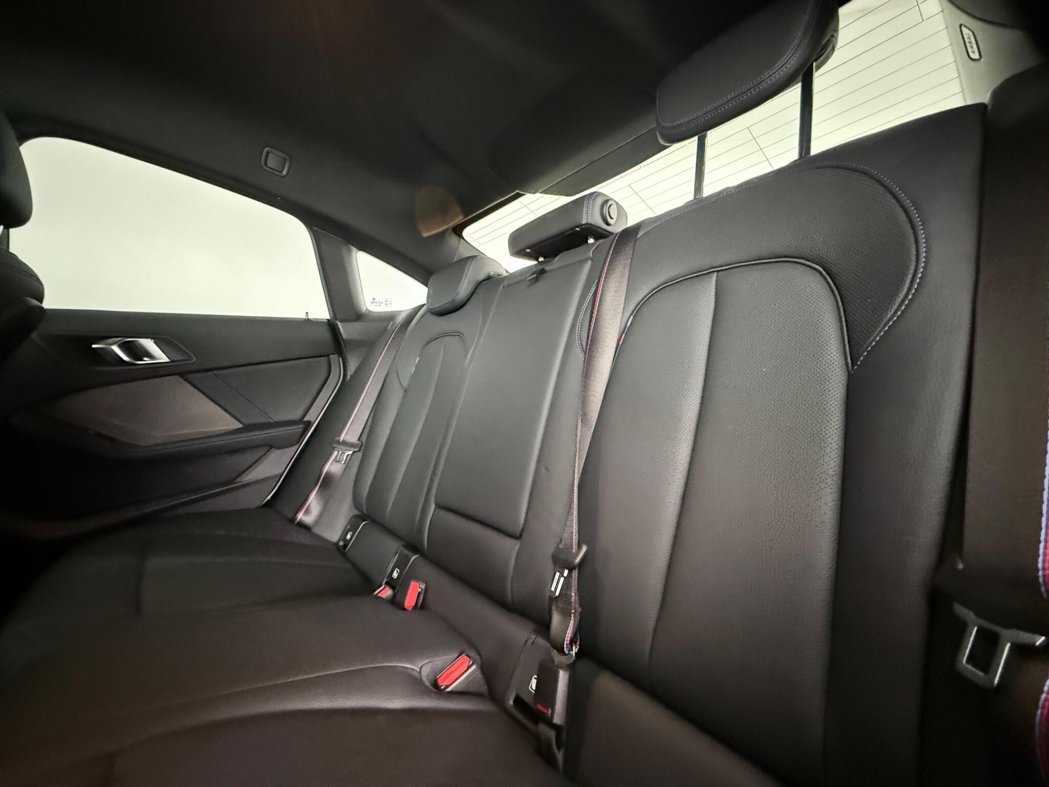 BMW 2 Series view 32