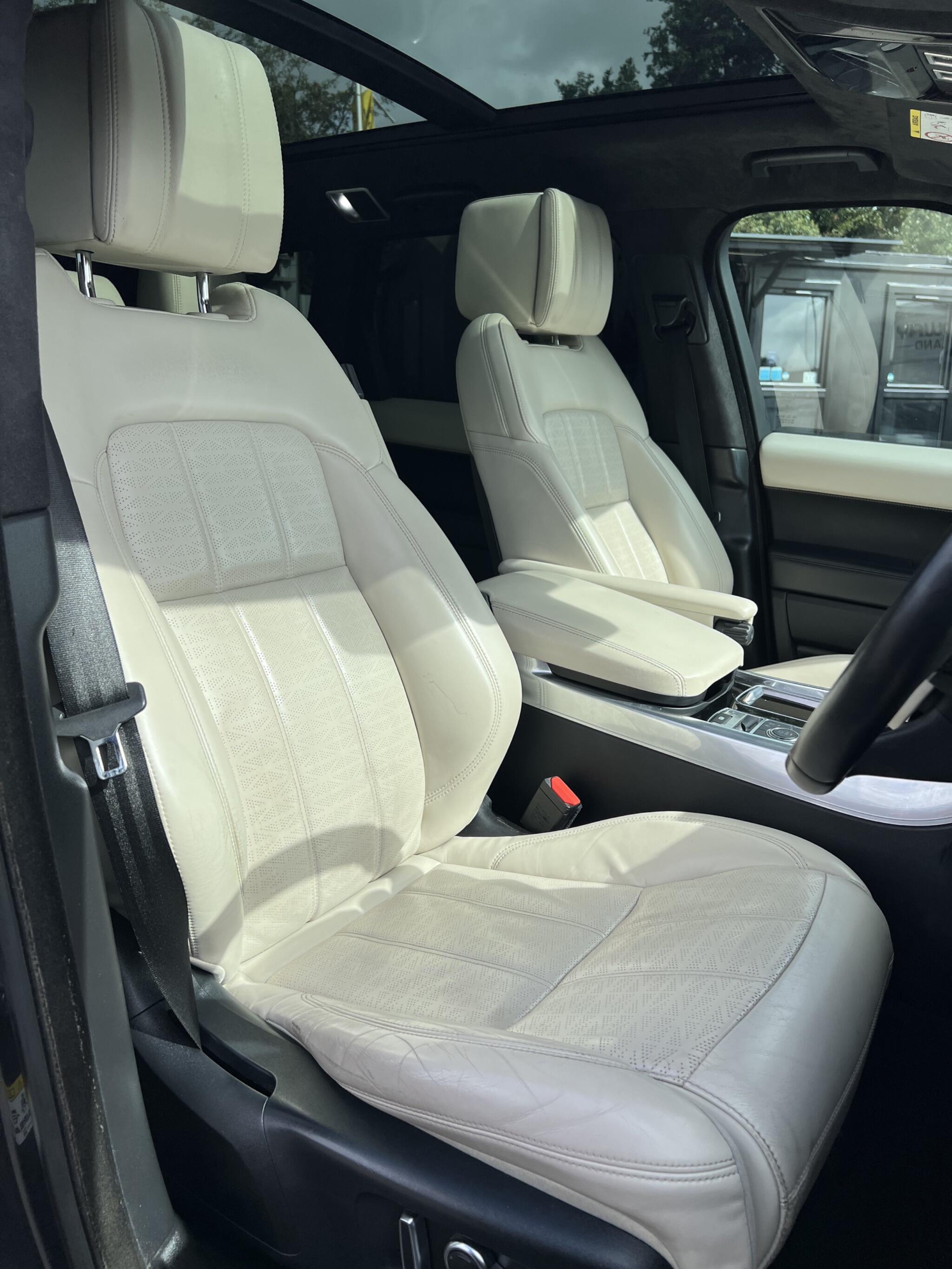 Land Rover Range Rover Sport view 16