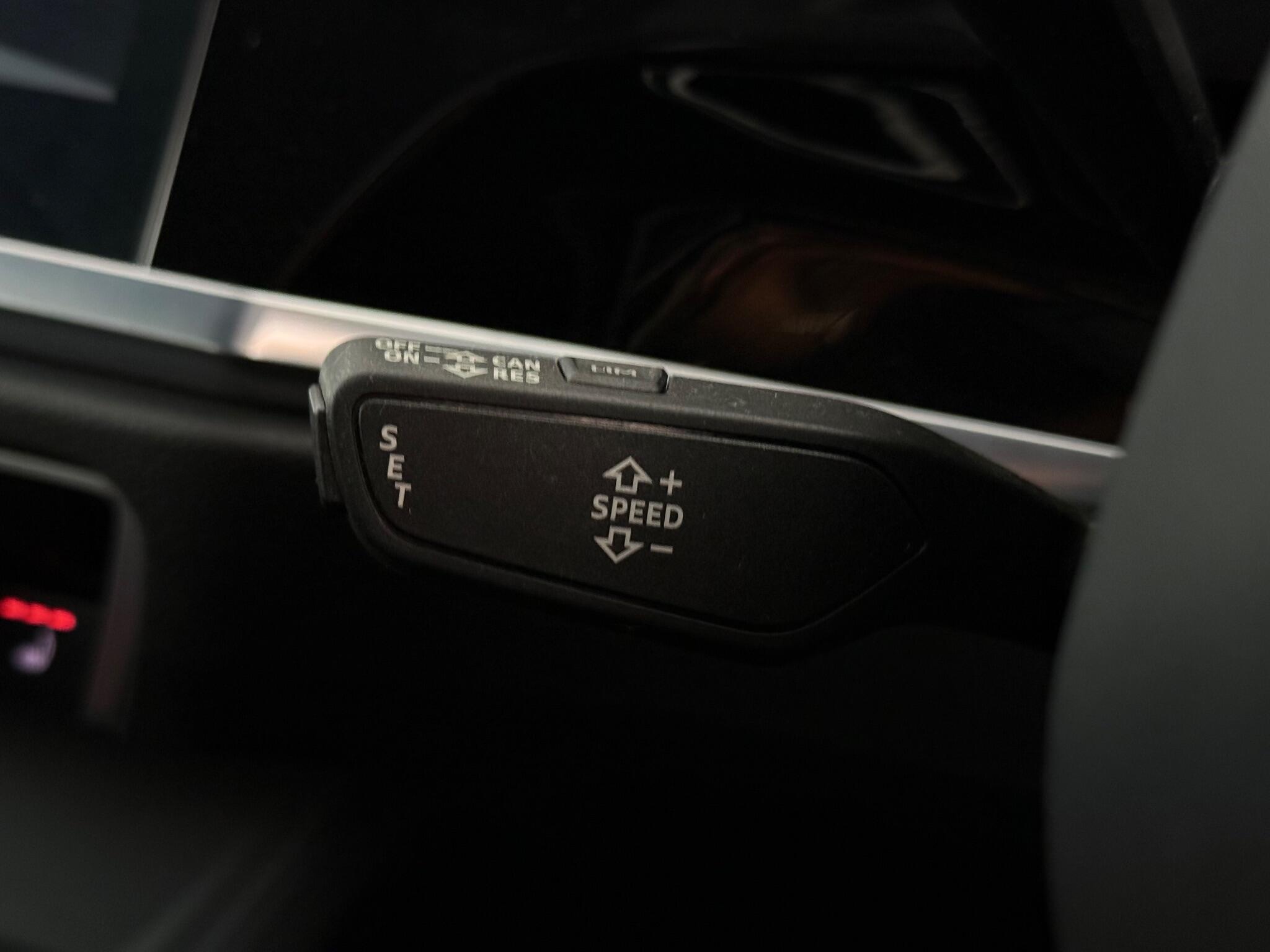 Audi Q3 view 23