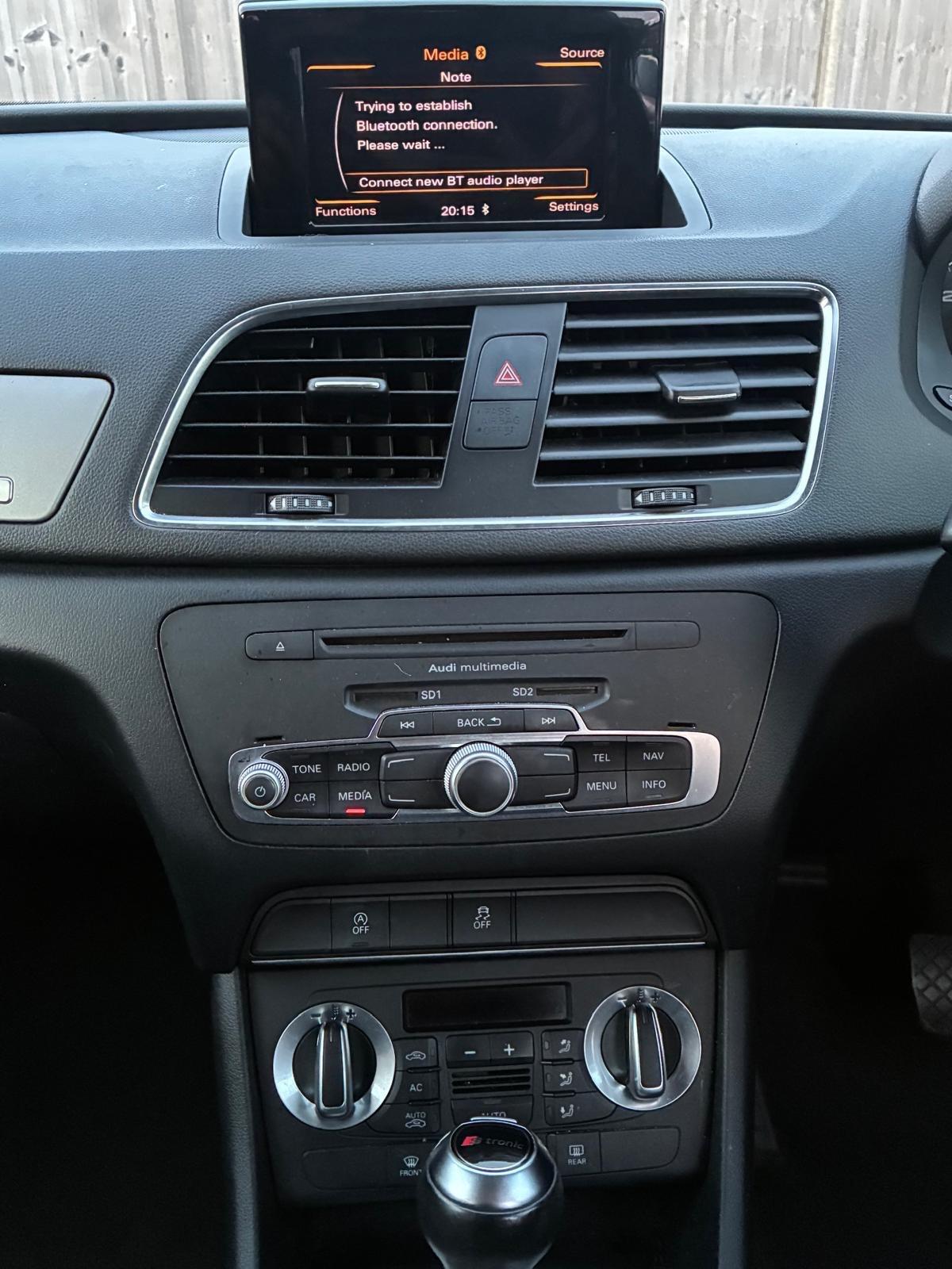 Audi Q3 view 20