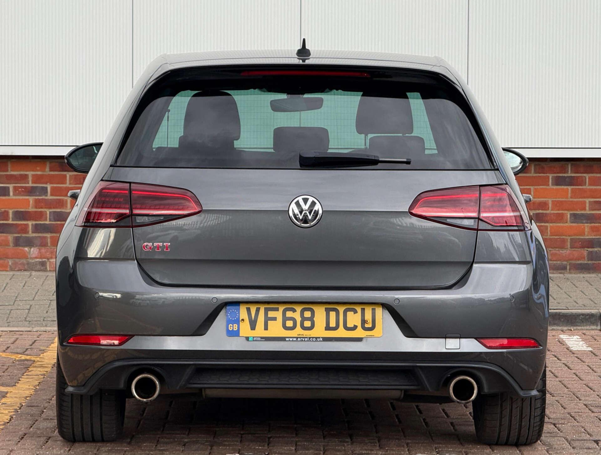 Volkswagen Golf view 11