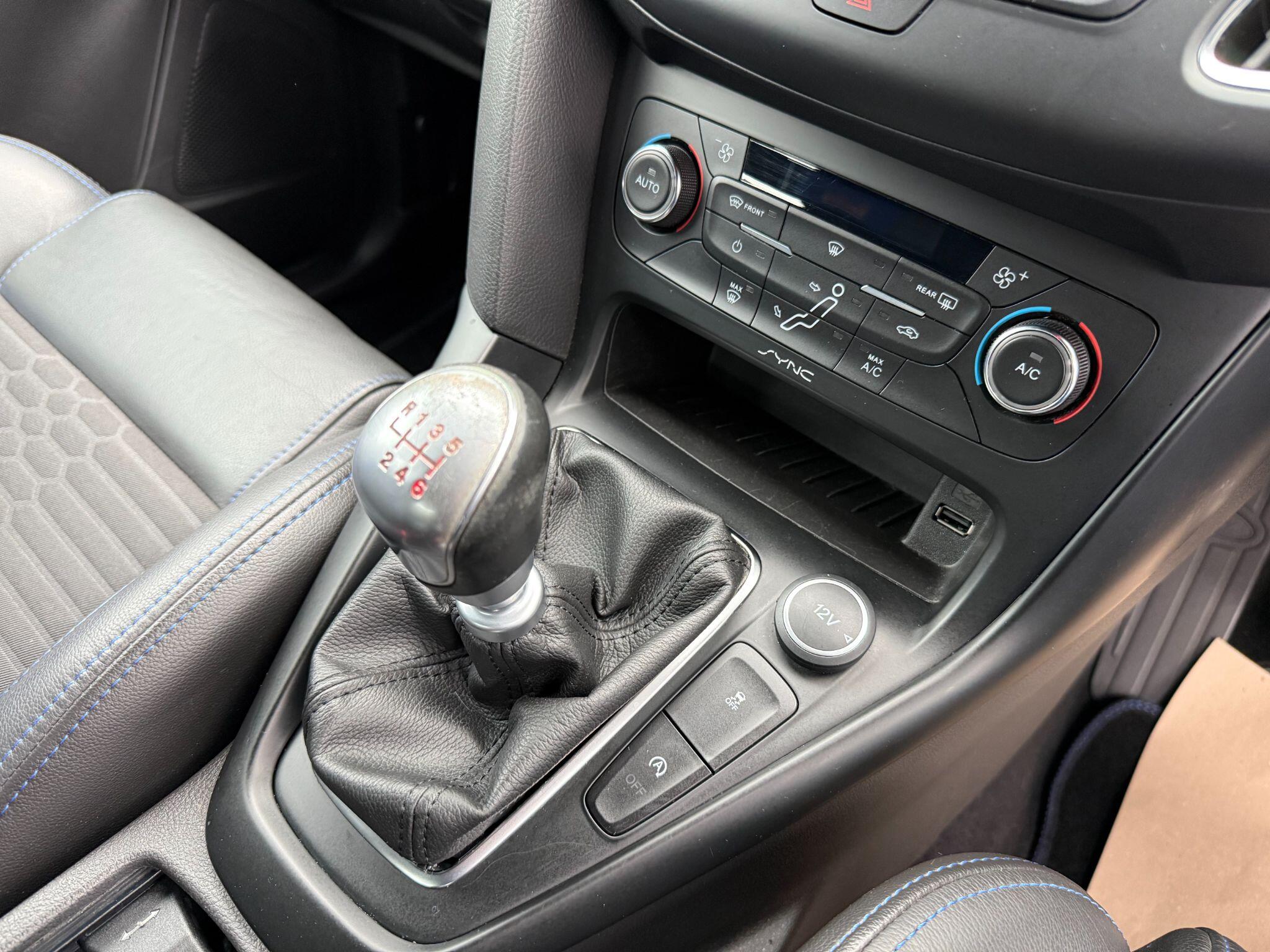 Ford Focus view 31