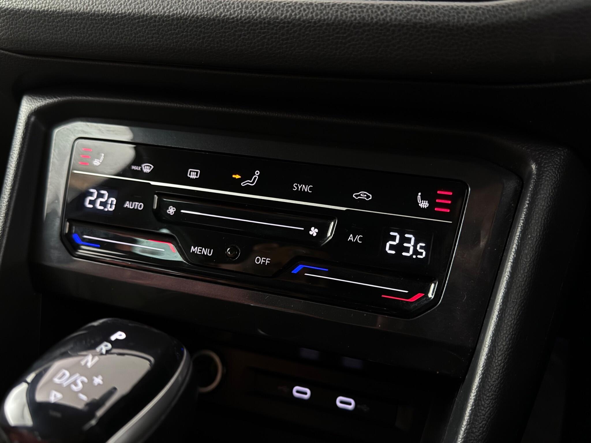 Volkswagen Tiguan view 24