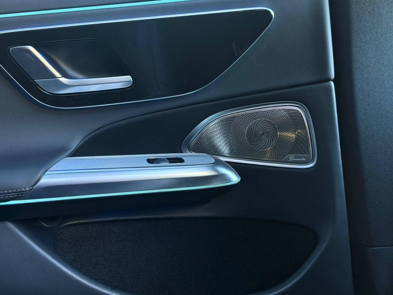 Mercedes-Benz E-Class view 25
