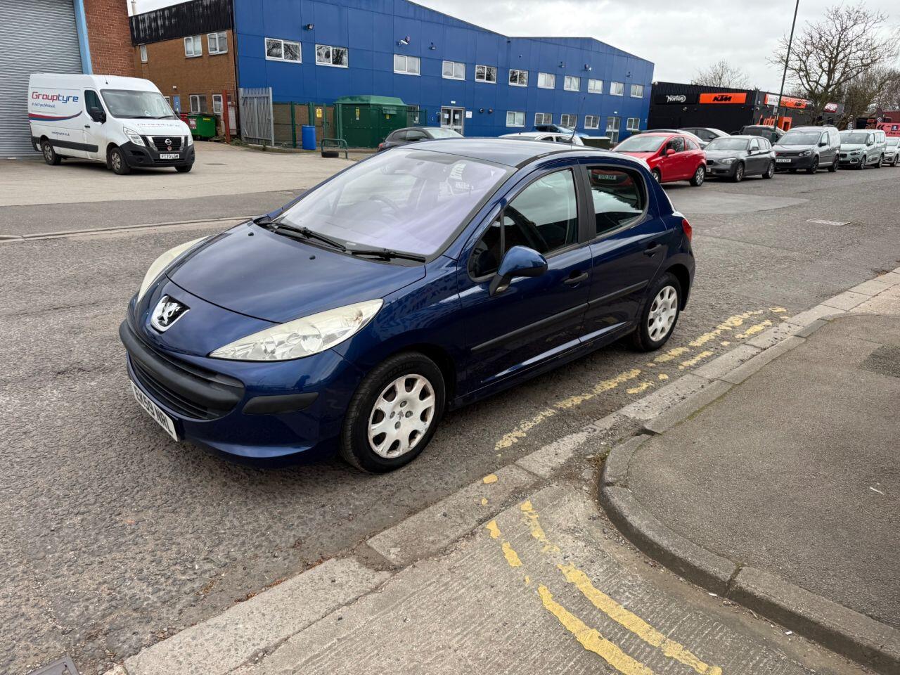 Peugeot 207 view 3