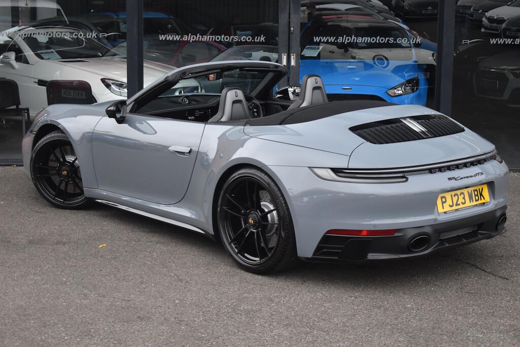 Porsche 911 view 2