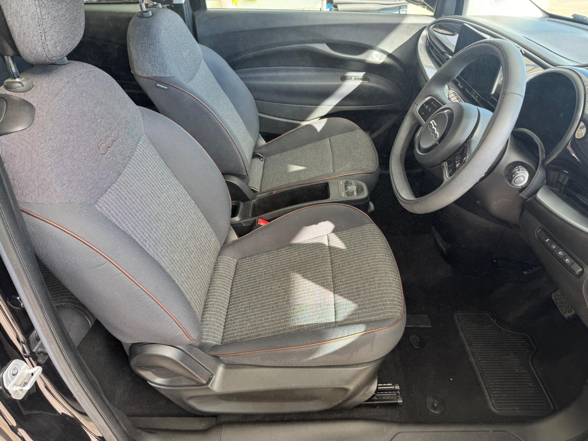 Fiat 500e view 17