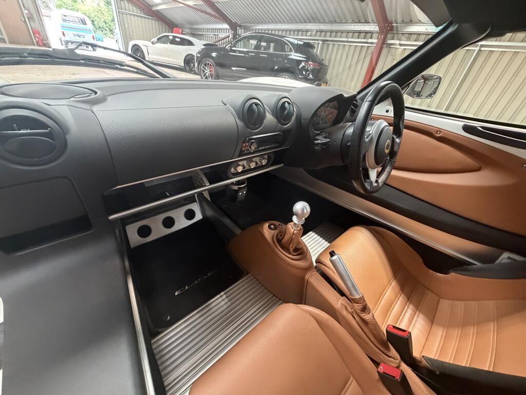 Lotus Elise view 5
