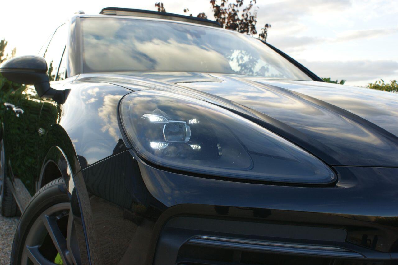 Porsche Cayenne view 7