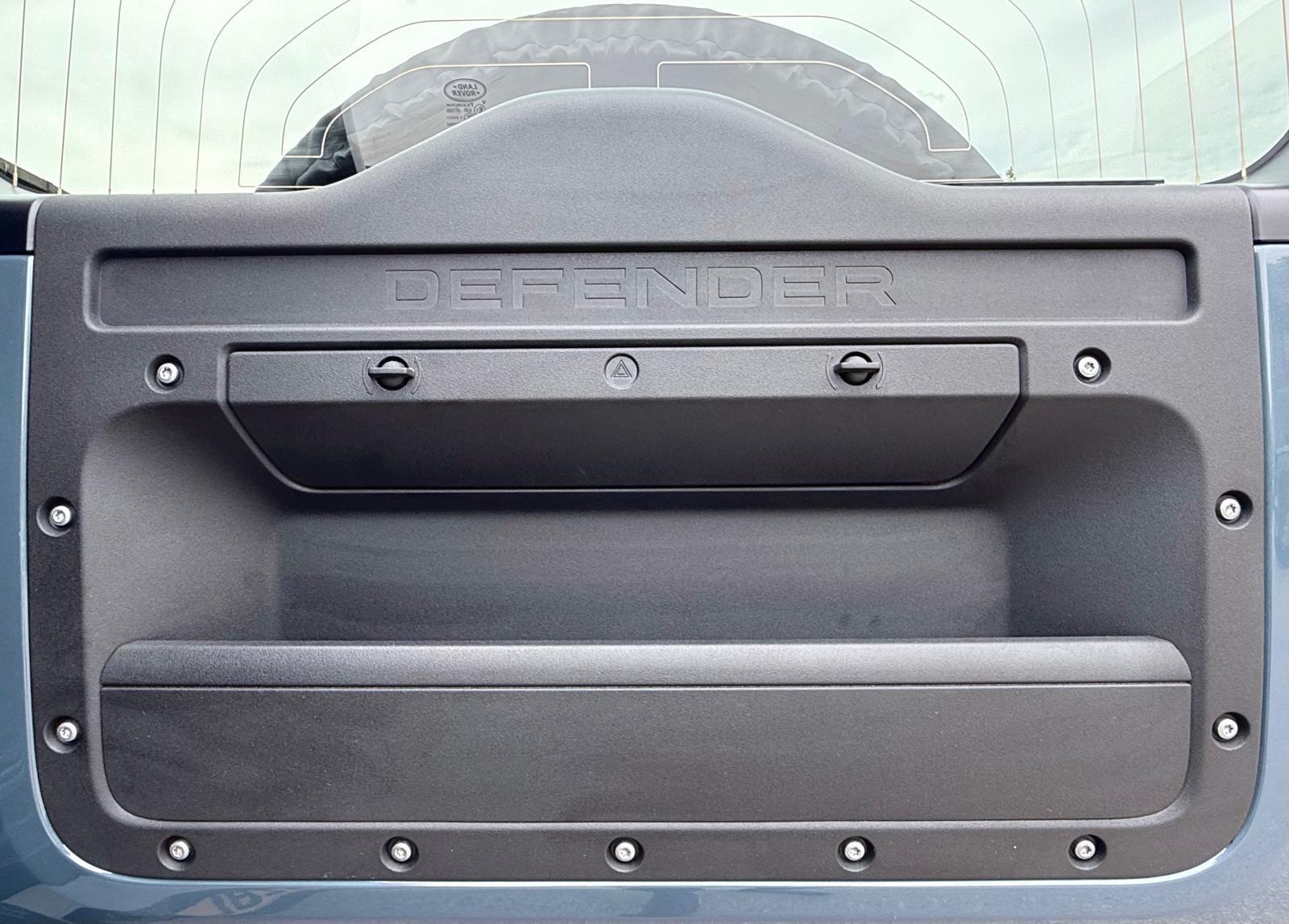 Land Rover Defender view 39