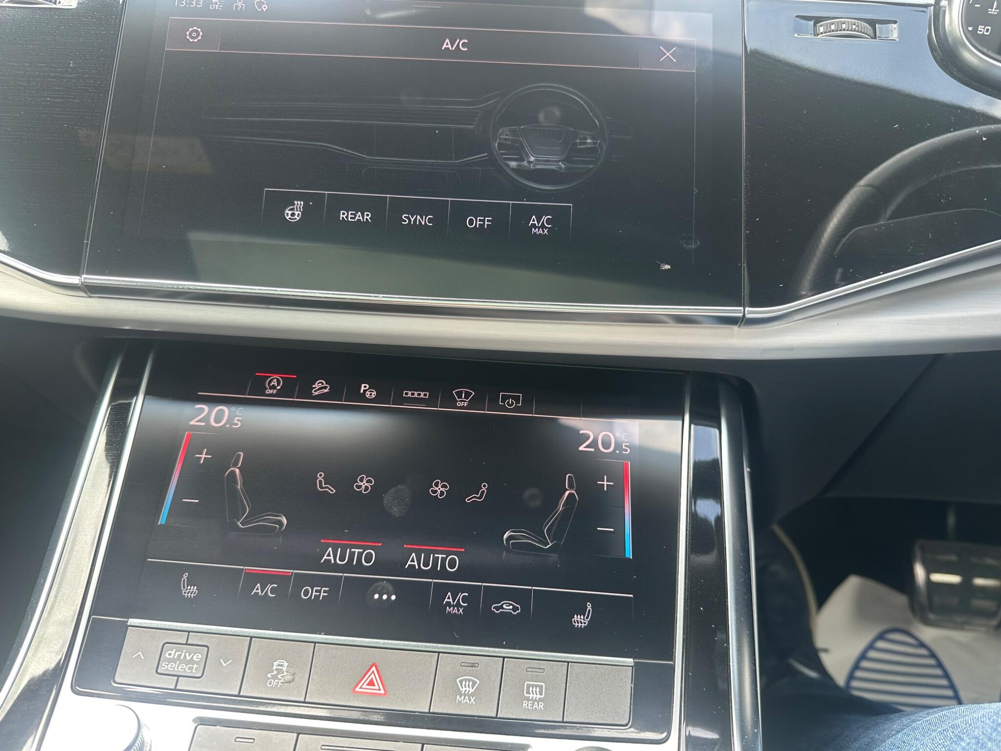 Audi Q7 view 23