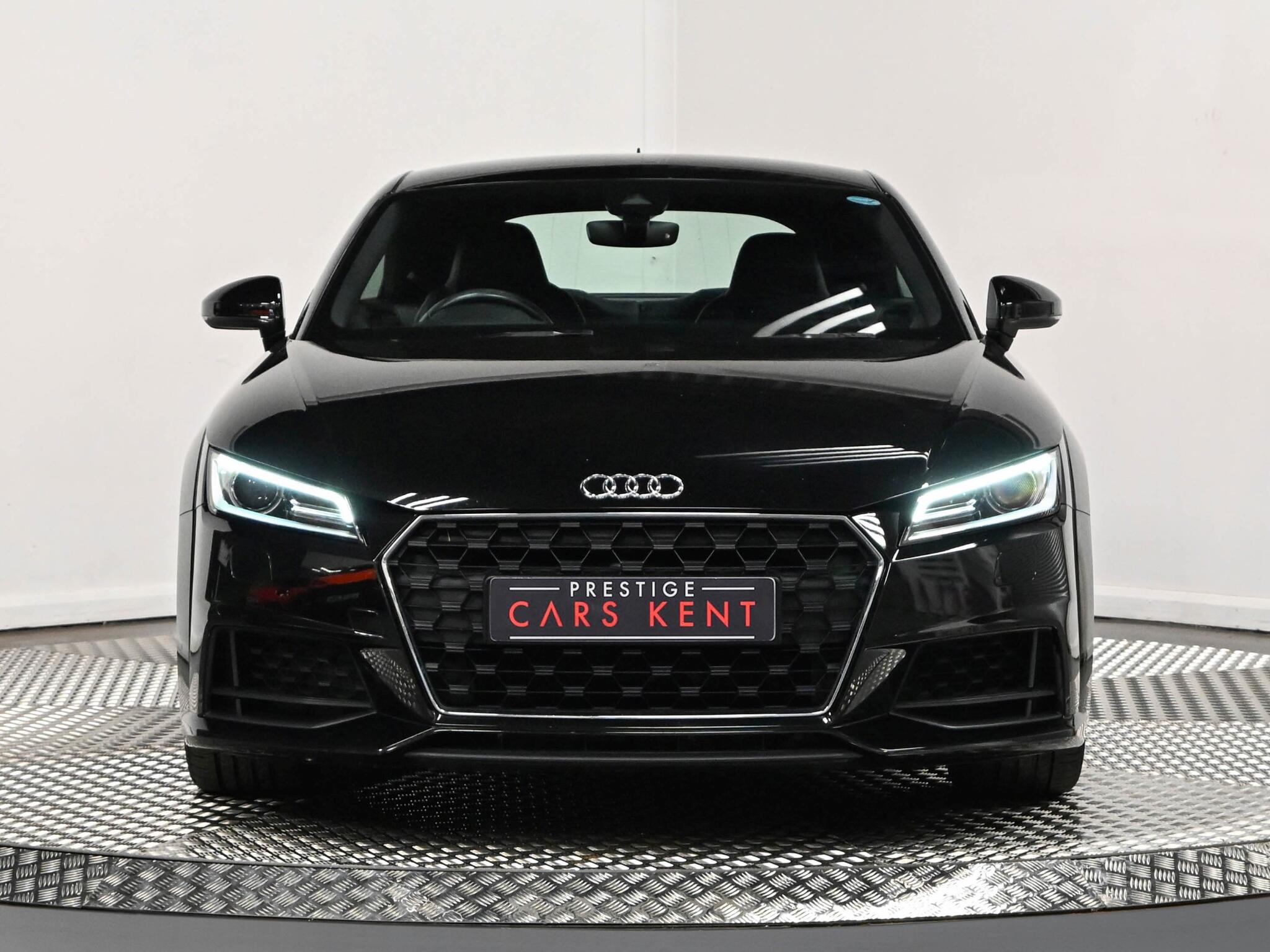 Audi TT view 22