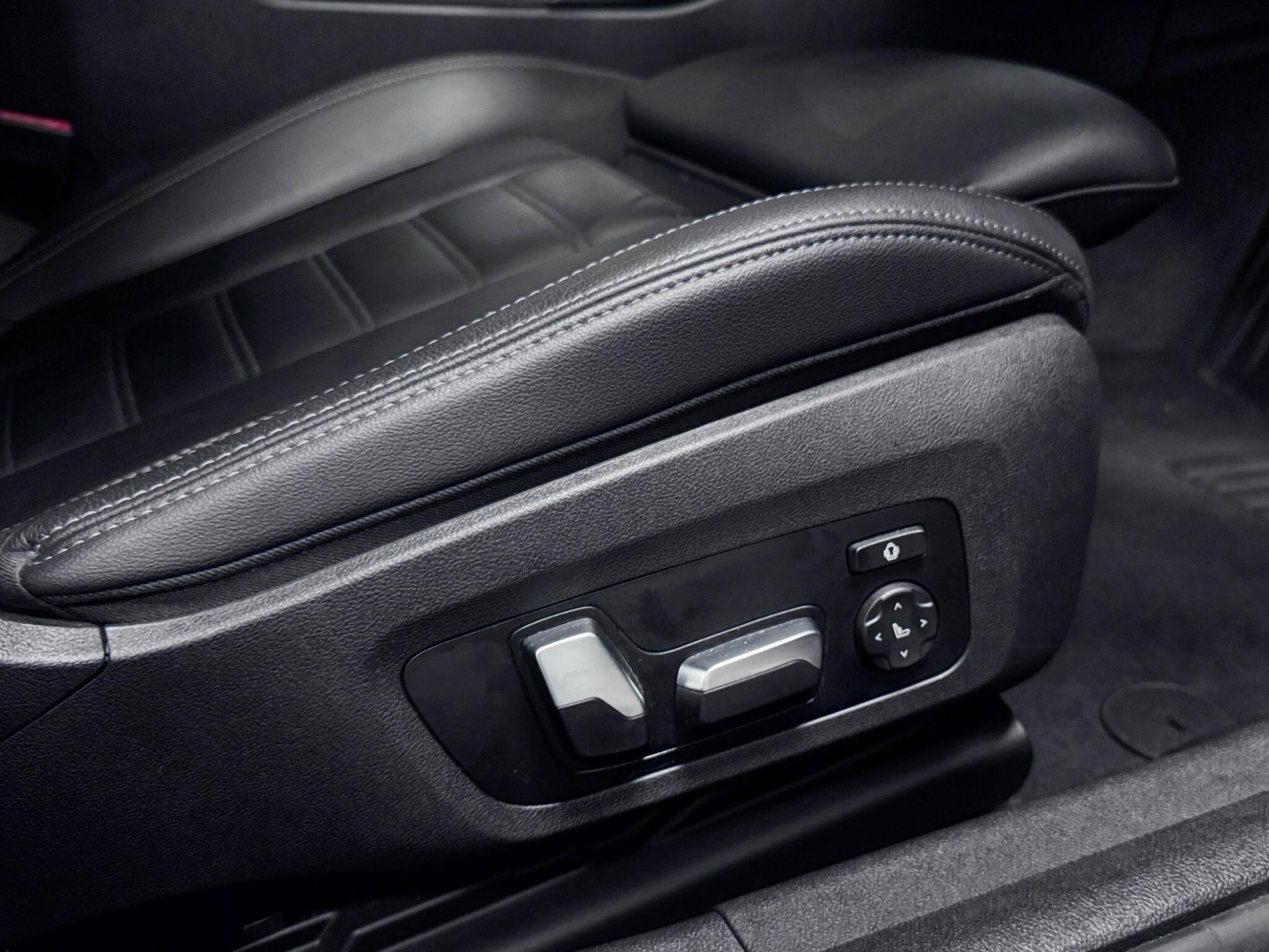 BMW 3 Series view 22