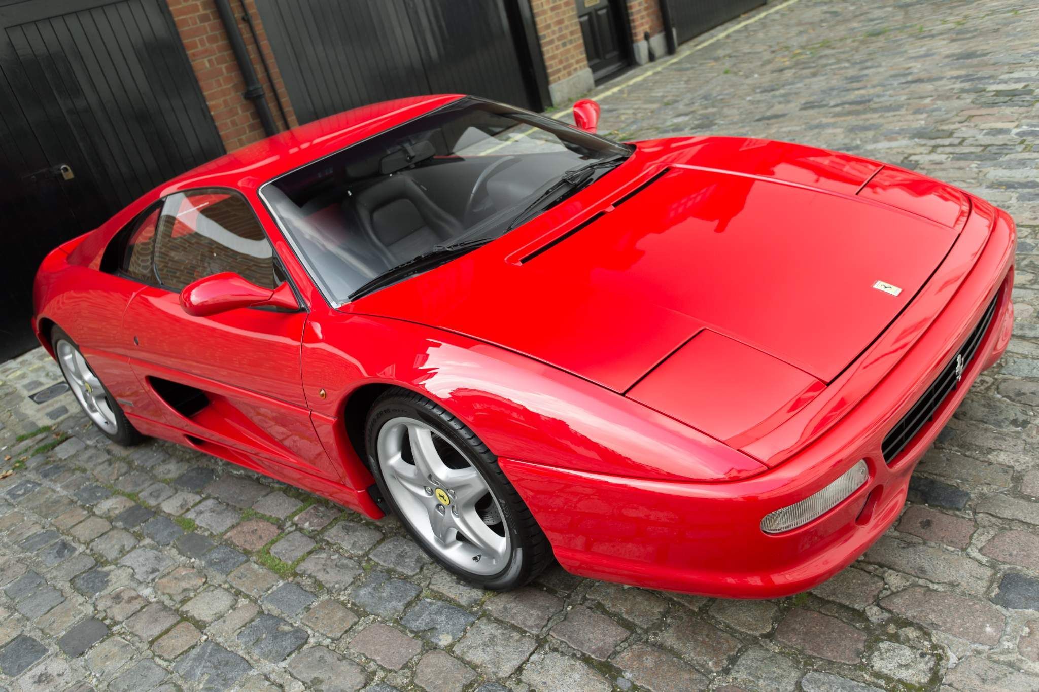 Ferrari F355 view 11