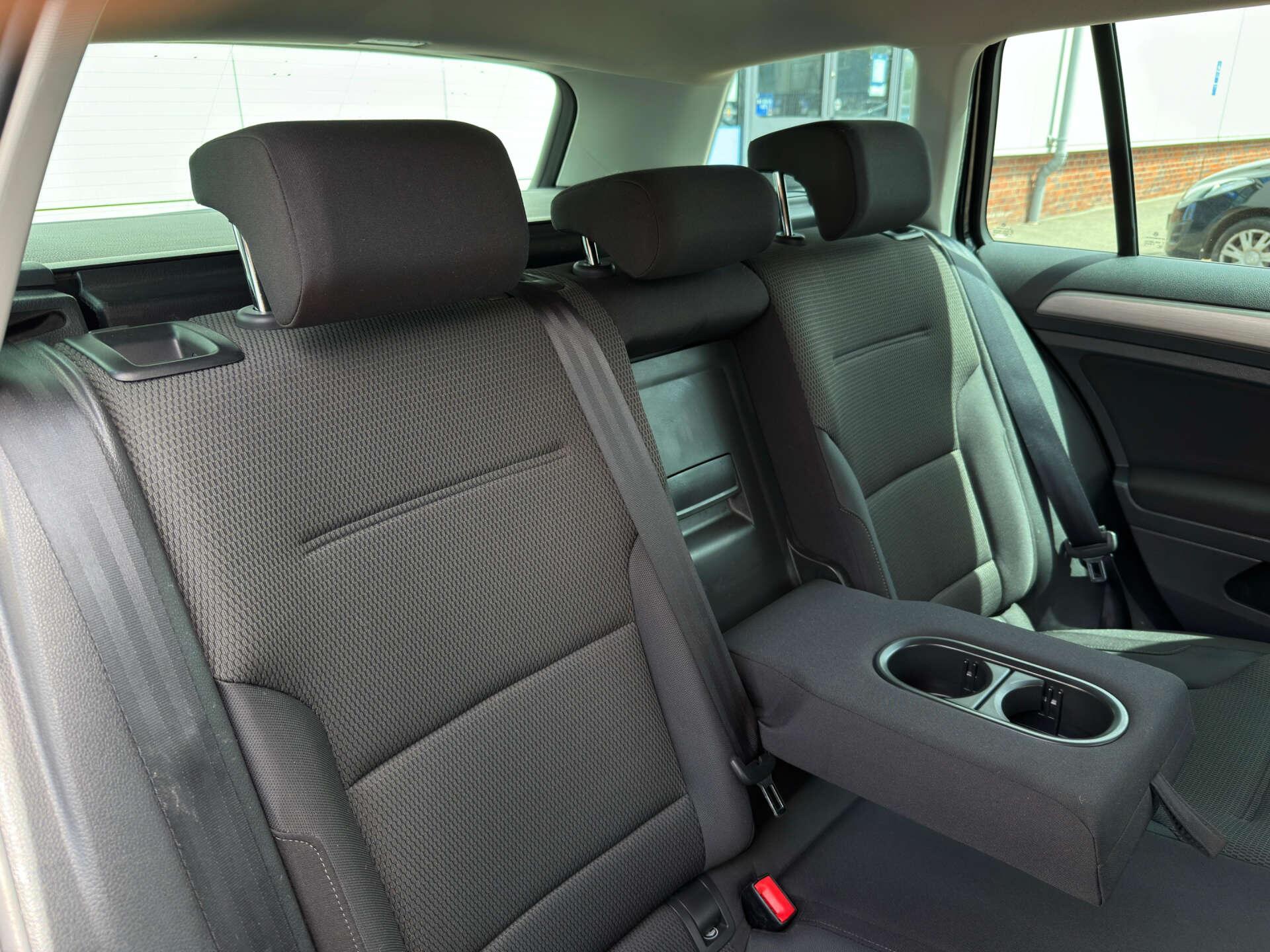 Volkswagen Golf view 14