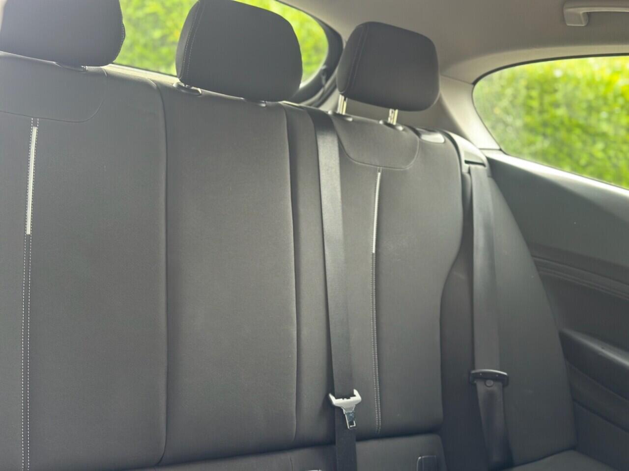 BMW 1 Series view 13