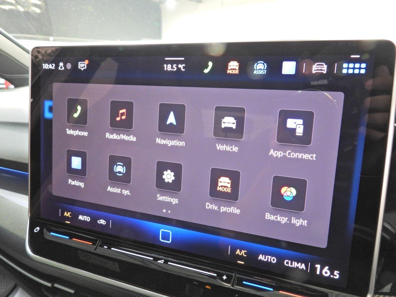 Volkswagen Golf view 25