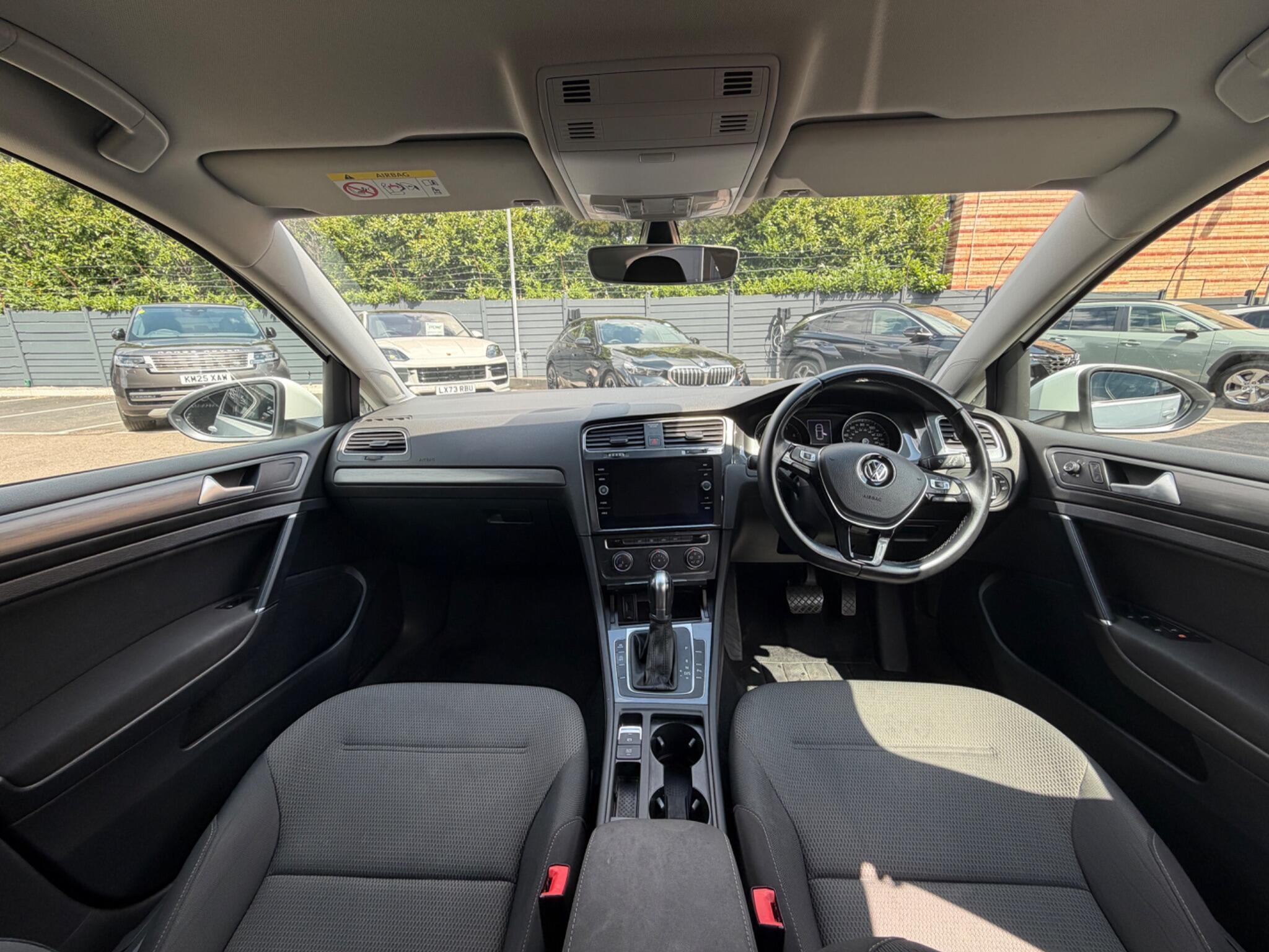 Volkswagen Golf view 22