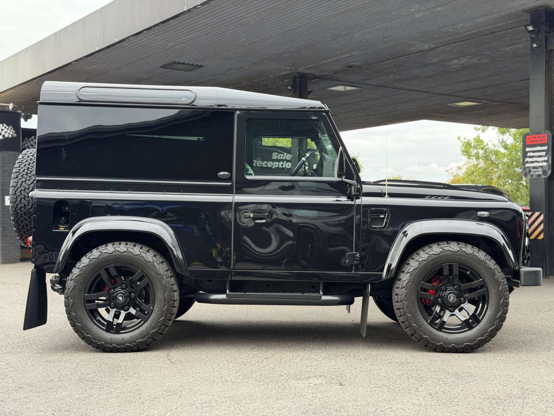 Land Rover Defender view 10