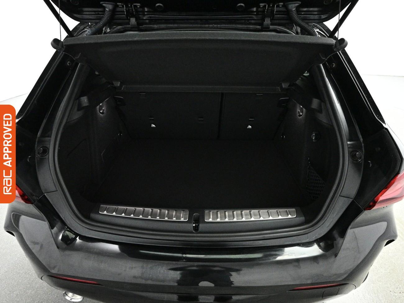 BMW 1 Series view 26