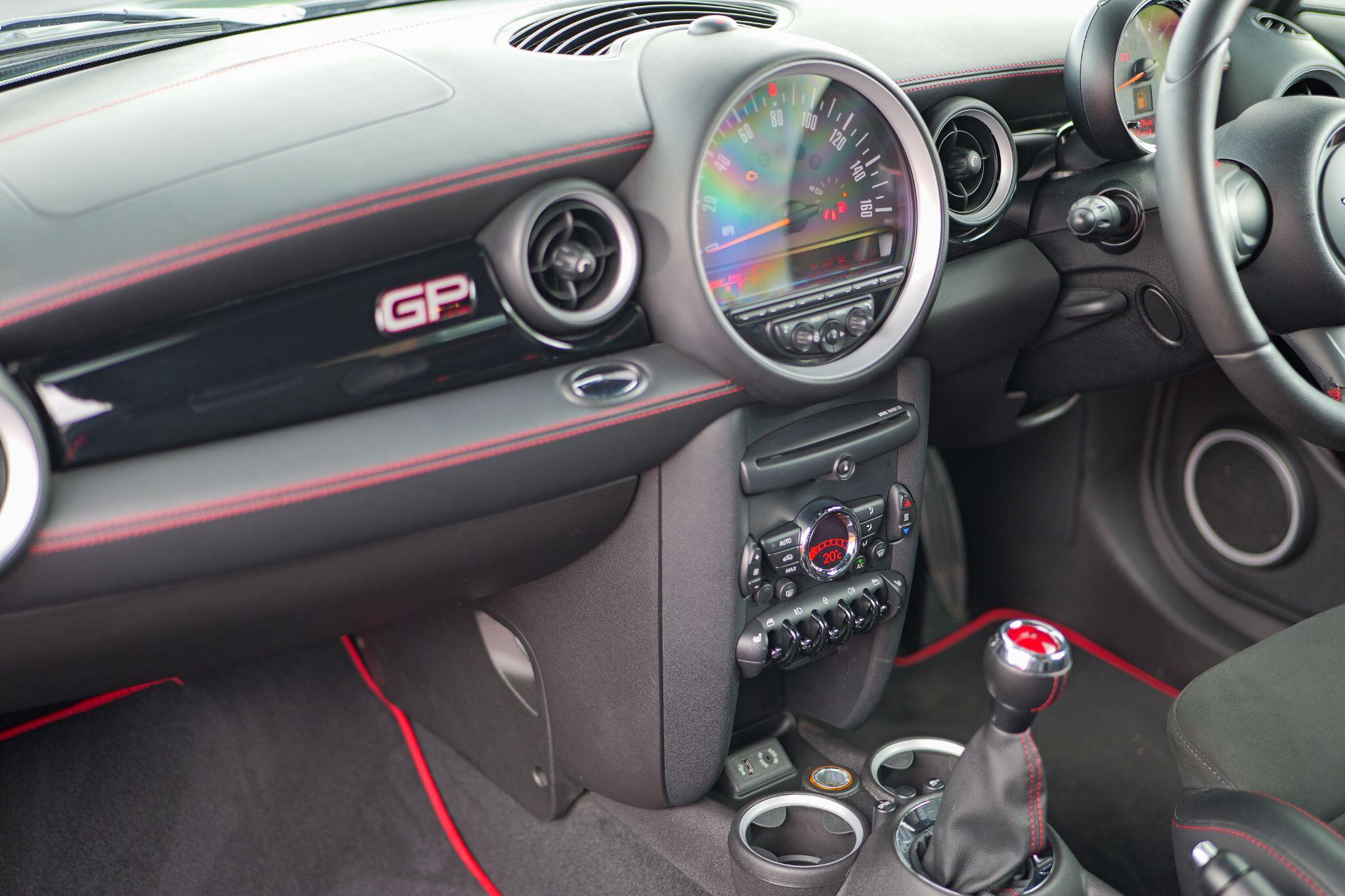 Mini Cooper view 16