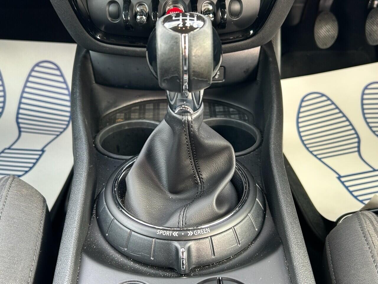 Mini Clubman view 30