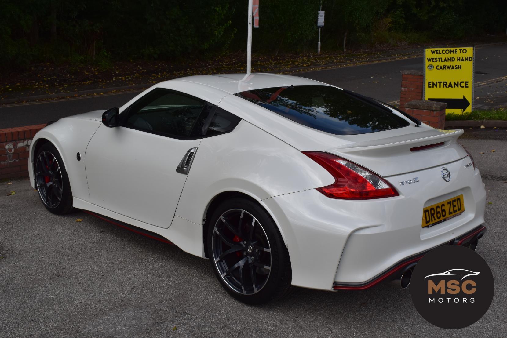 Nissan 370 Z view 13