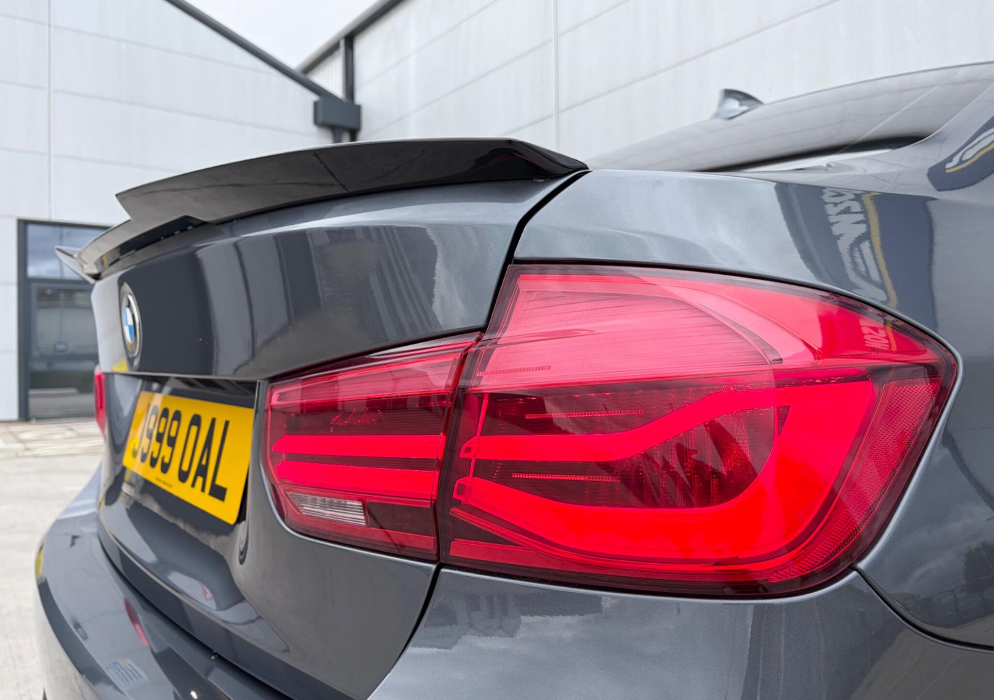 BMW 3 Series view 4
