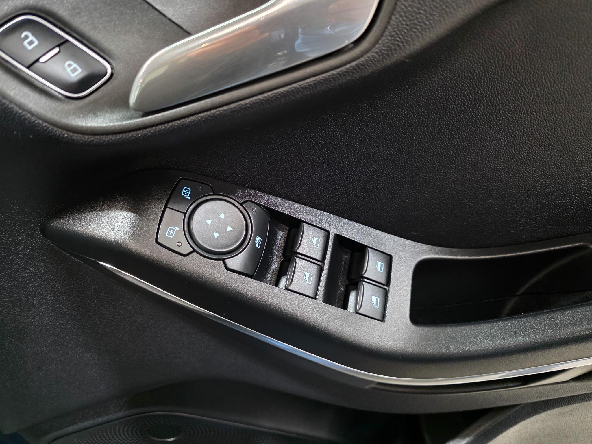 Ford Fiesta view 13