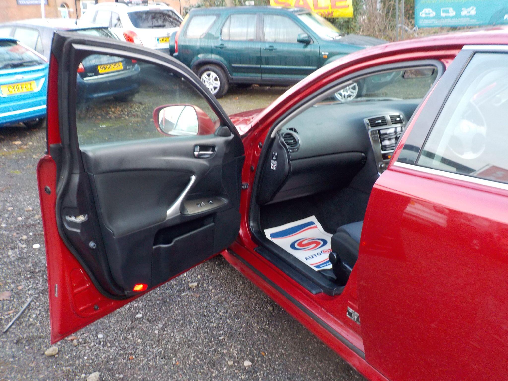 Lexus IS 2.2 220TD 4dr