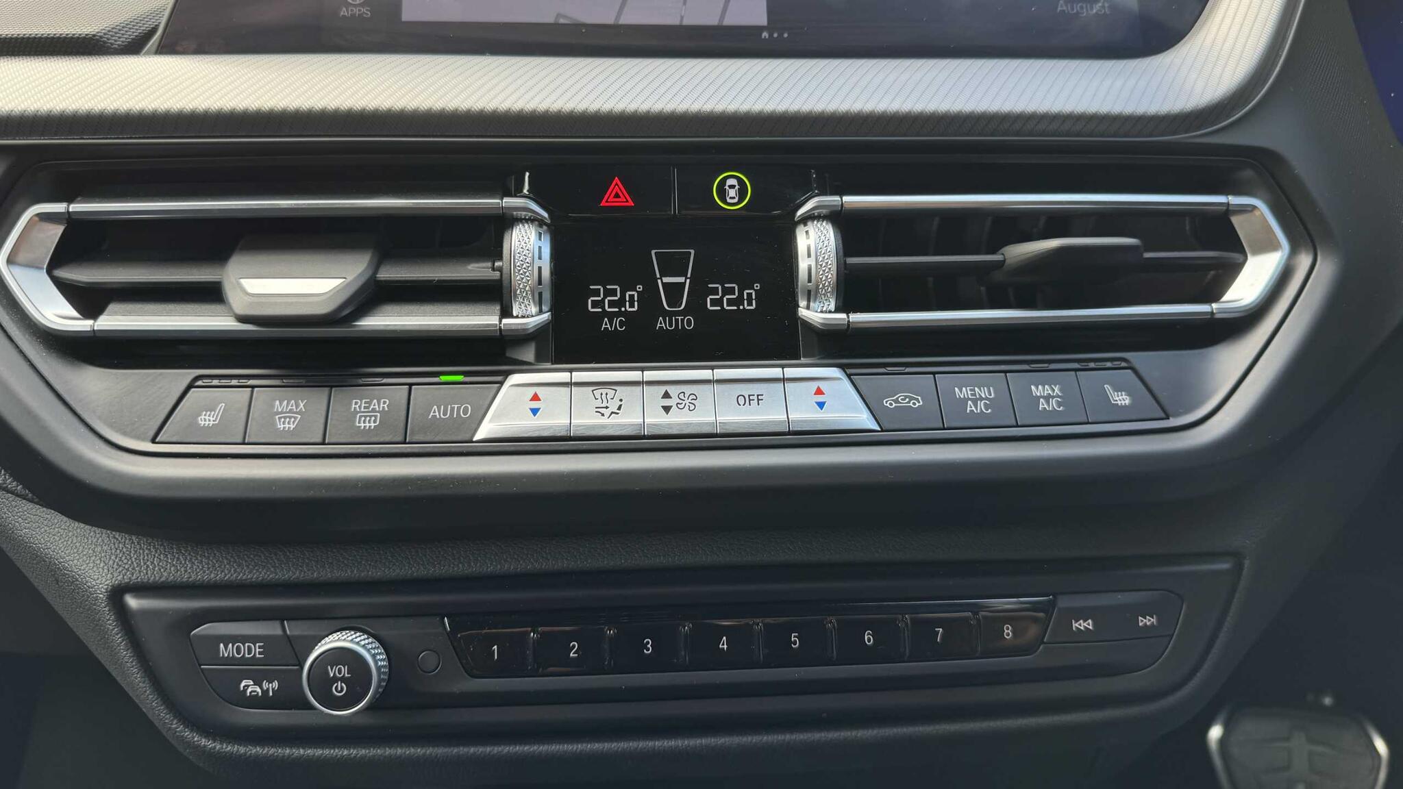 BMW 1 Series view 19