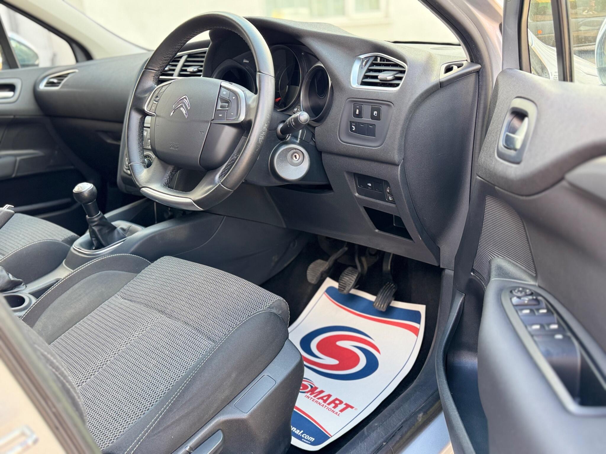 Citroen C4 view 12