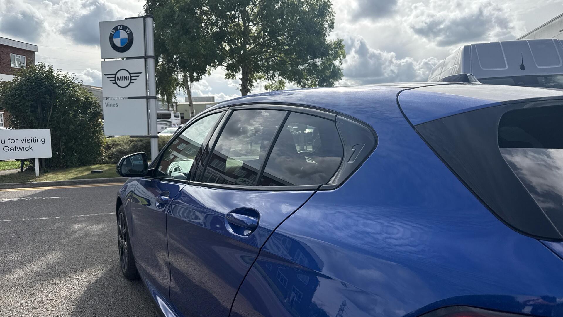 BMW 1 Series view 29