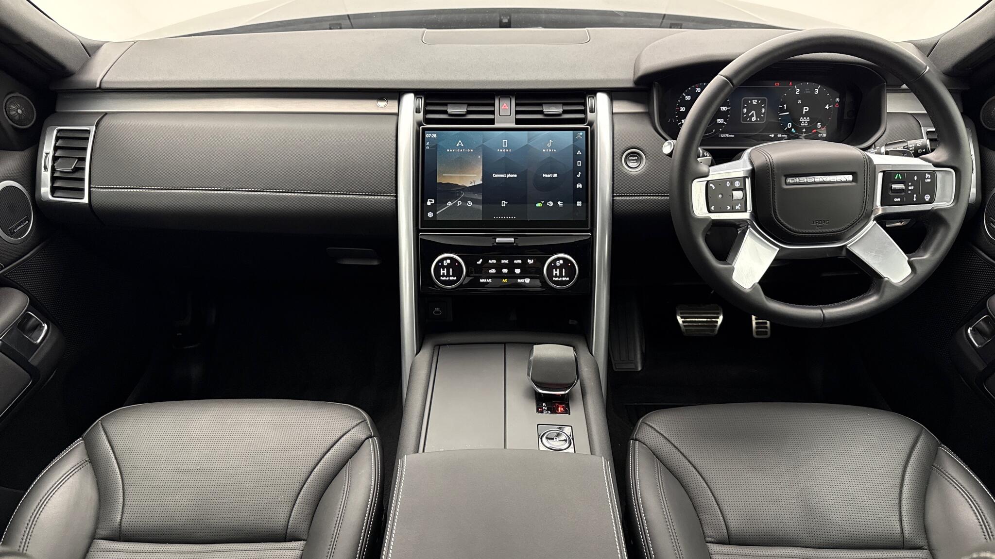 Land Rover Discovery view 9