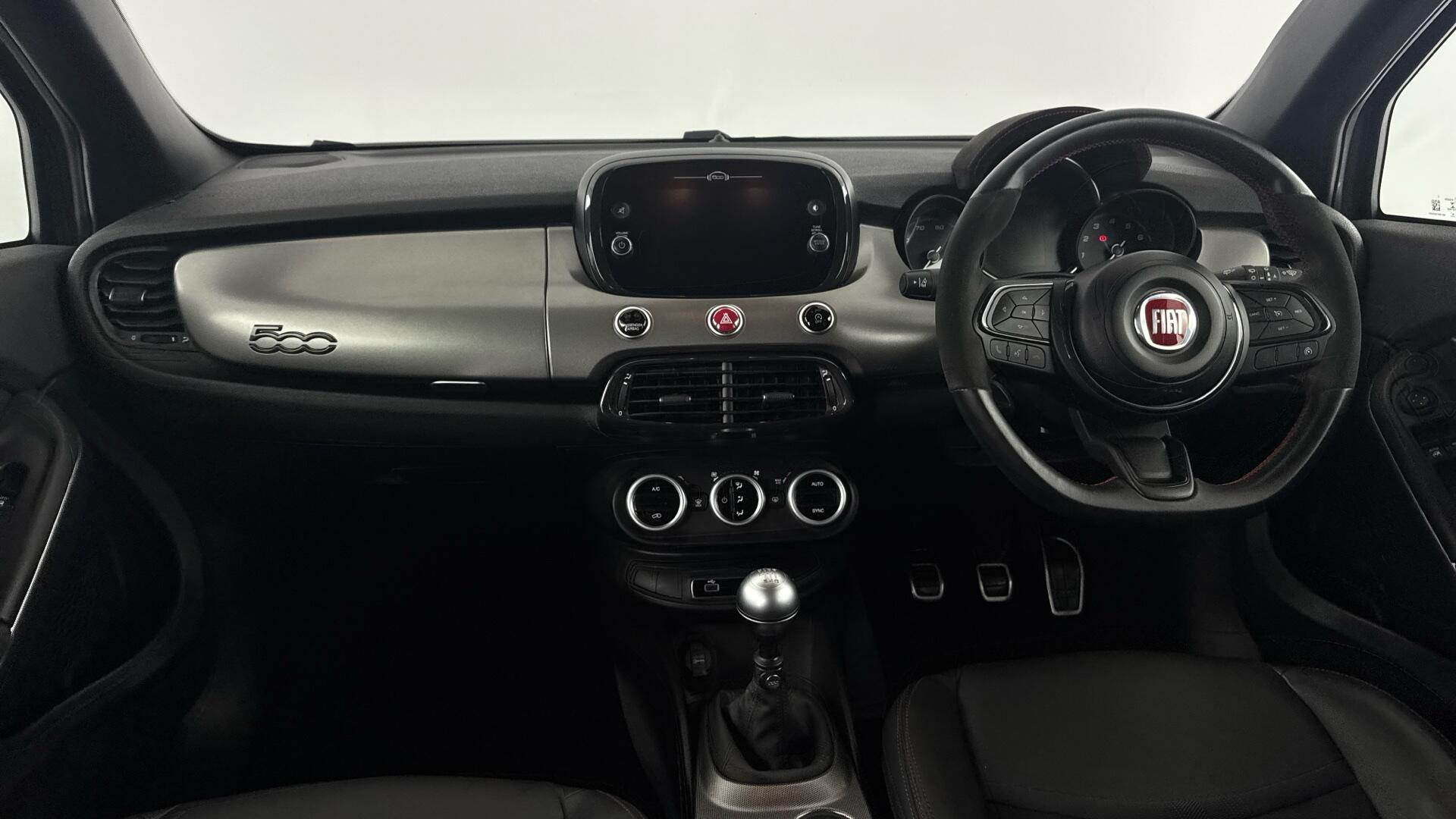 Fiat 500X view 11